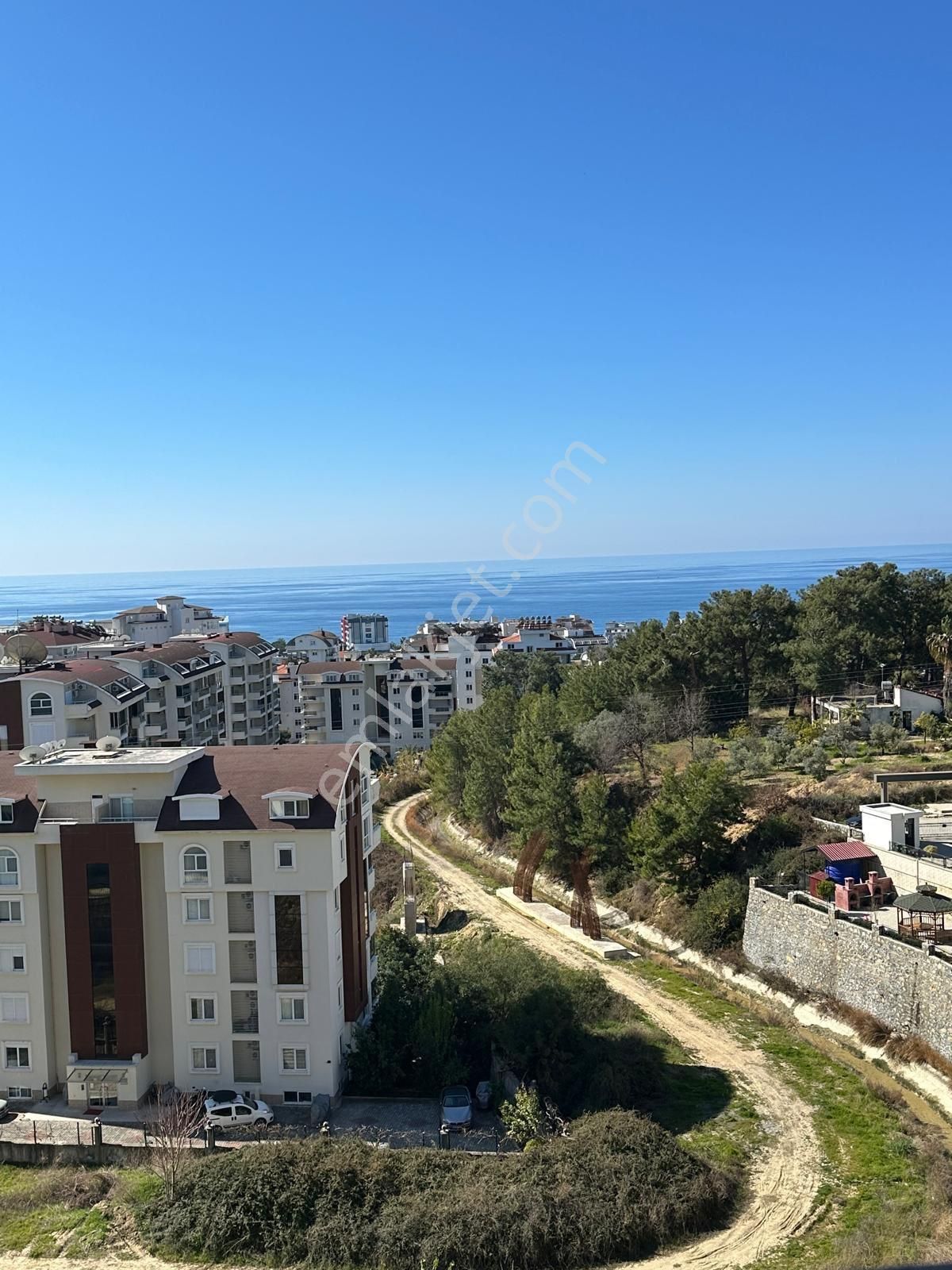 Alanya Avsallar Satılık Daire Avsallarda Aktiviteli Sitede Deni Ve Doğa Manzaralı 1+1 Satılık Daire