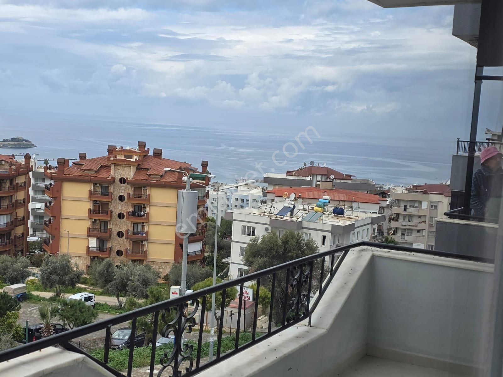 Kuşadası Ege Satılık Daire Ege Mahallesin De Balkondan Deniz Manzaralı 3+1