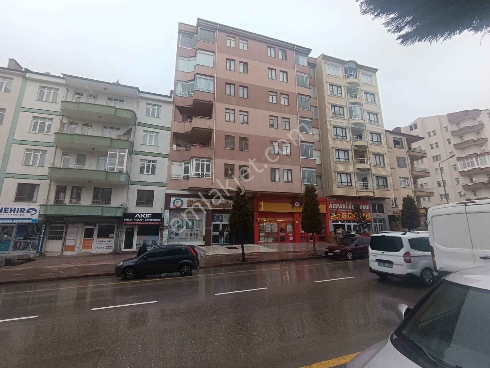 Niğde Merkez Selçuk Satılık Daire Selçuklu Cad. Şok Market Üzeri 3+1 , 1. Kat Satılık Daire, Cm Emlaktan