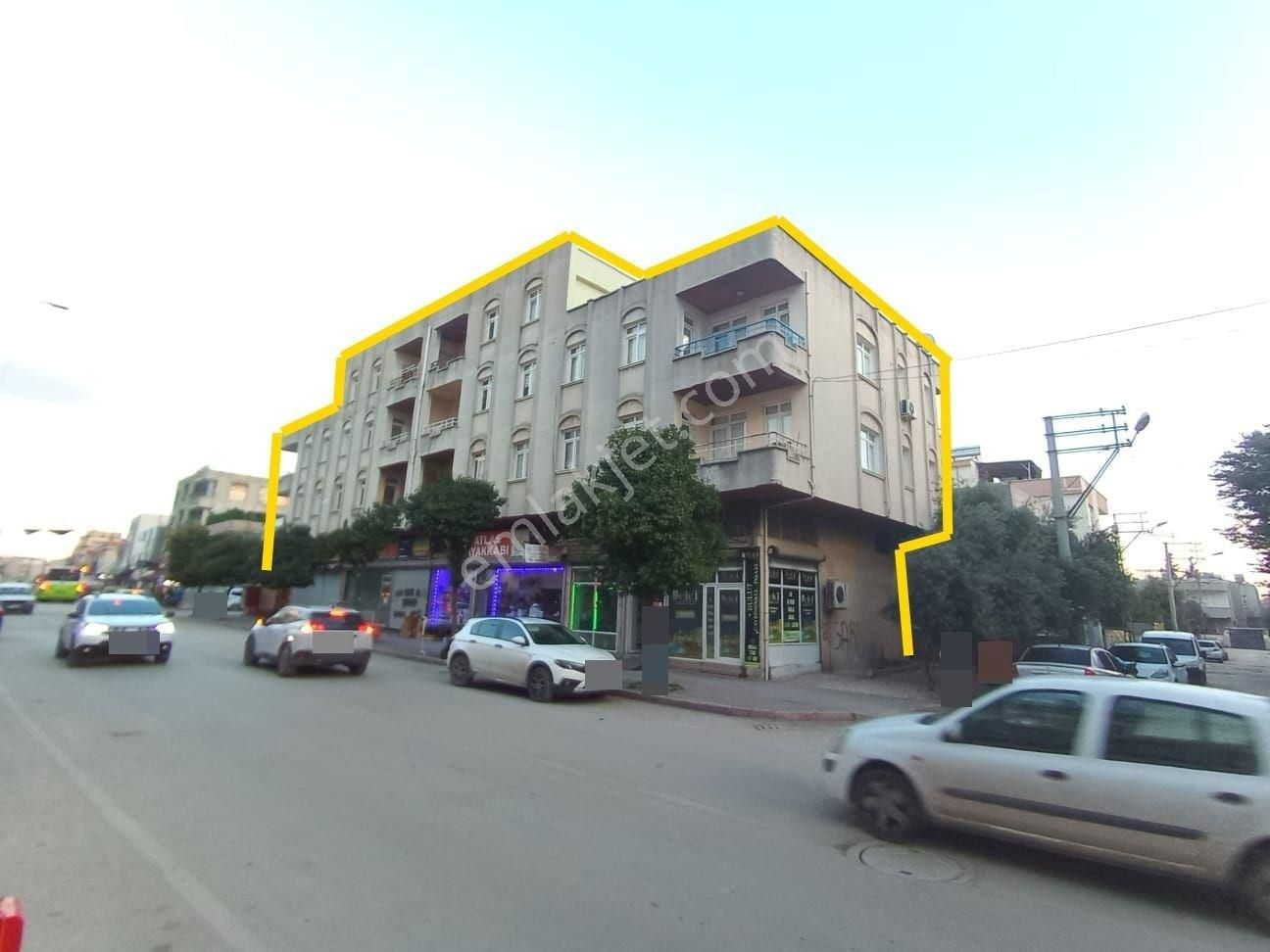 Şakirpaşa Cad.üzerinde 10 Adet 3+1, 4 Dükkan Komple Satılık Bina
