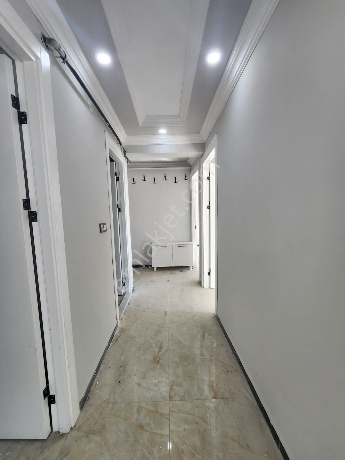 🧃 Cadde Üzerinde – Şık Tasarım 2+1 Daire 🧸 98 M² • Zemin Kat🧮 Modern Konfor (d83) - Görsel 6