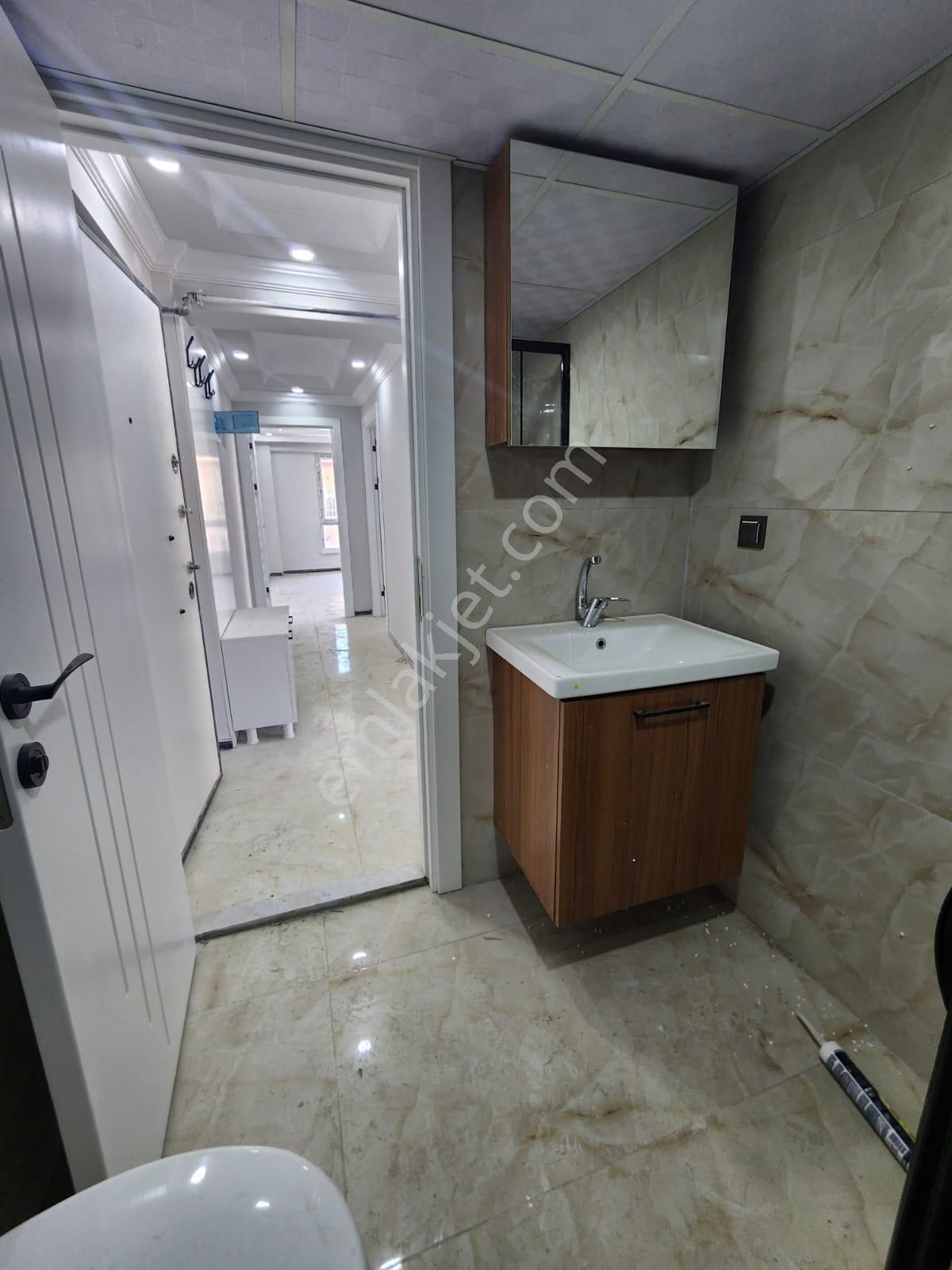 🧃 Cadde Üzerinde – Şık Tasarım 2+1 Daire 🧸 98 M² • Zemin Kat🧮 Modern Konfor (d83) - Görsel 16