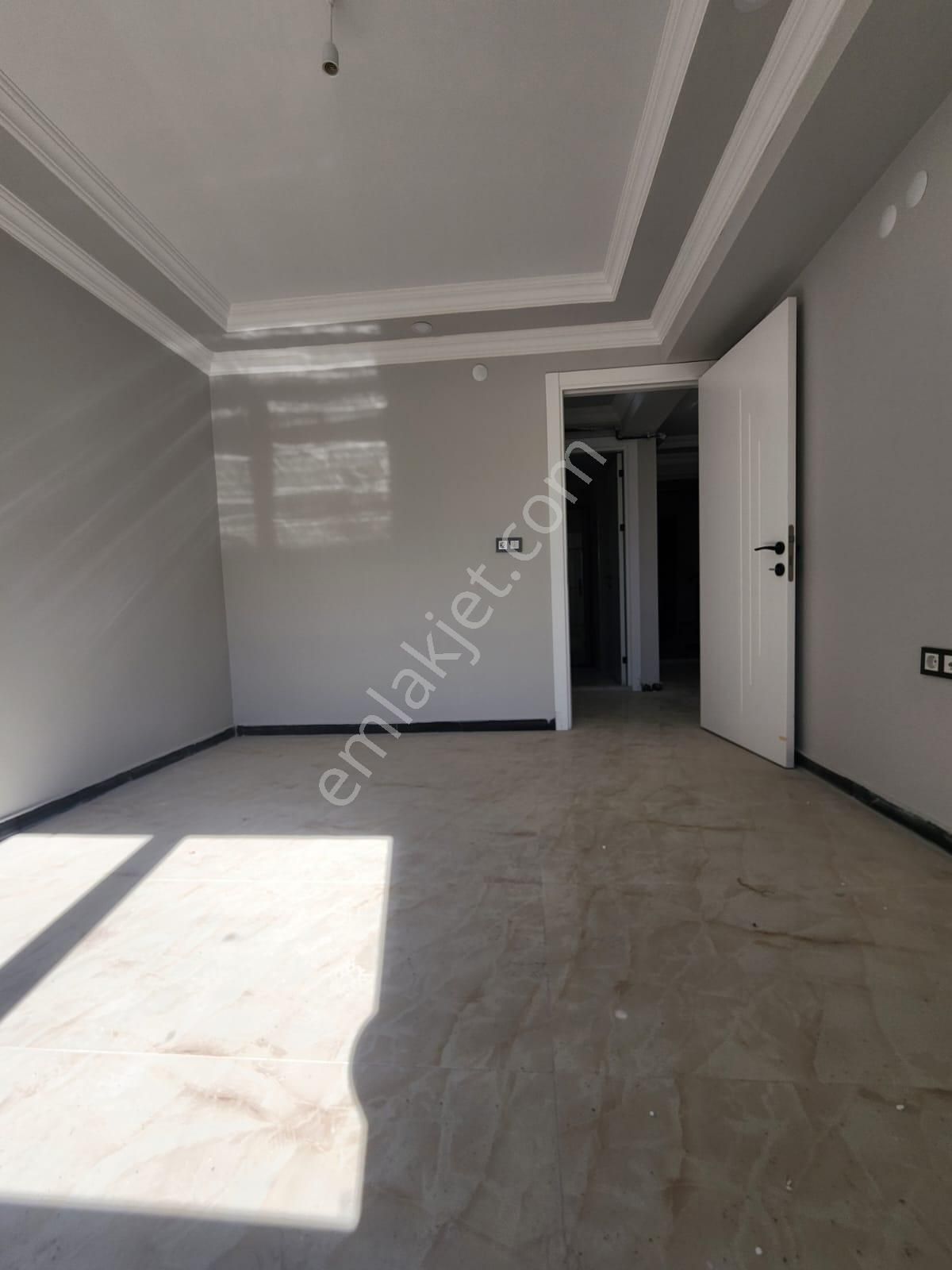 🧃 Cadde Üzerinde – Şık Tasarım 2+1 Daire 🧸 98 M² • Zemin Kat🧮 Modern Konfor (d83) - Görsel 8