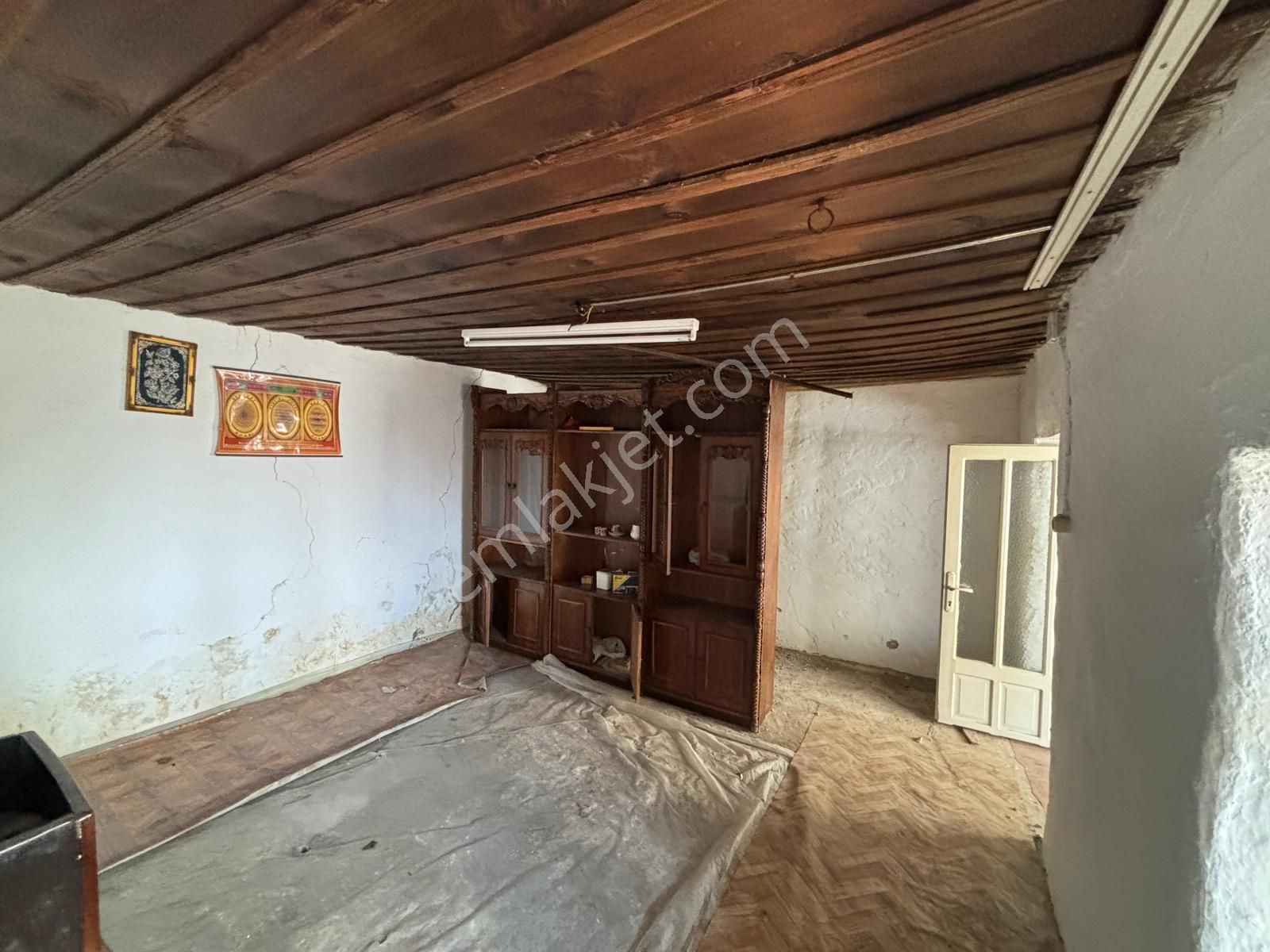 Yukarıkırıklar Mahallesi Merkeze Yakın Köy Evi - Görsel 9