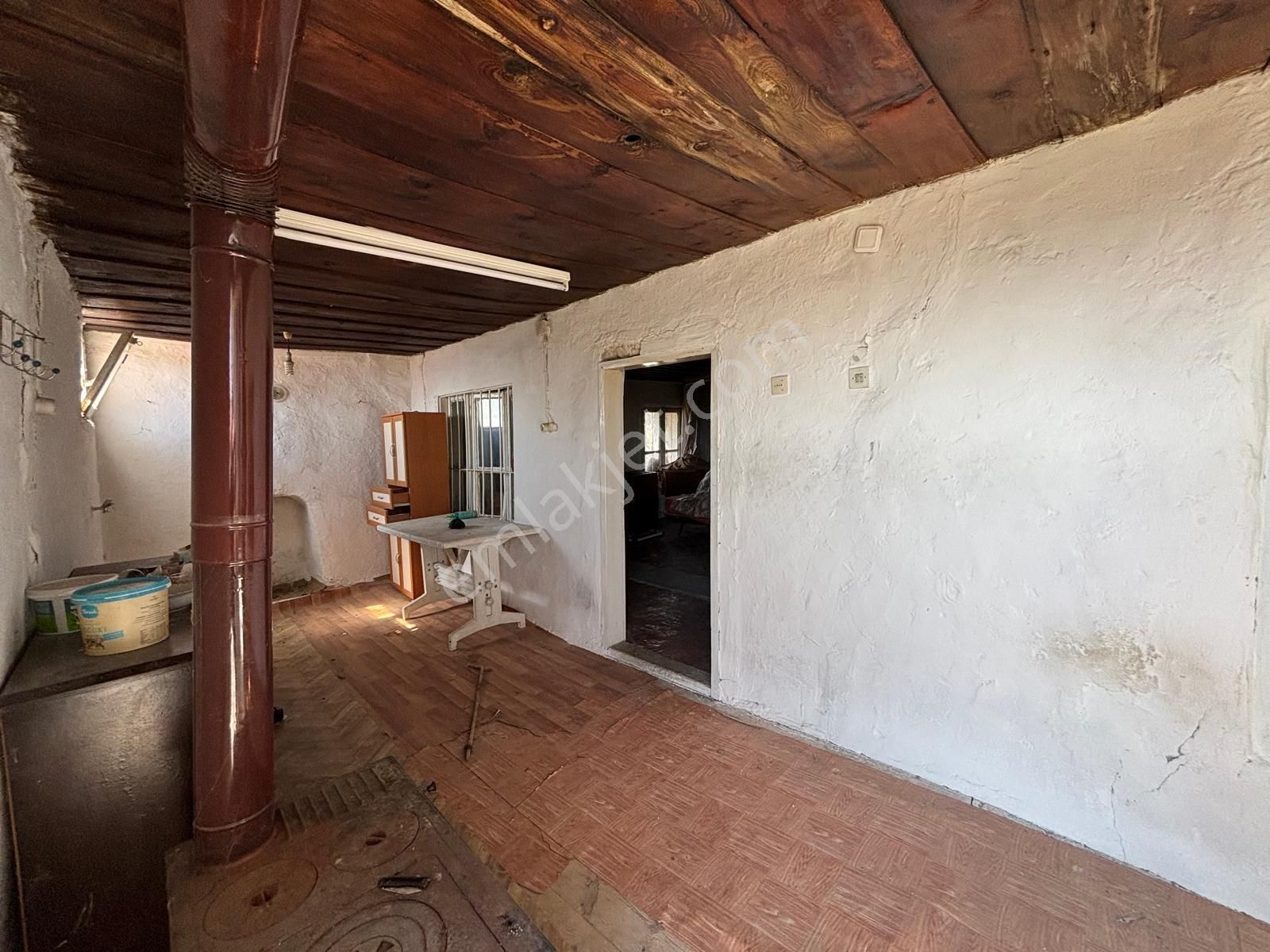 Yukarıkırıklar Mahallesi Merkeze Yakın Köy Evi - Görsel 2