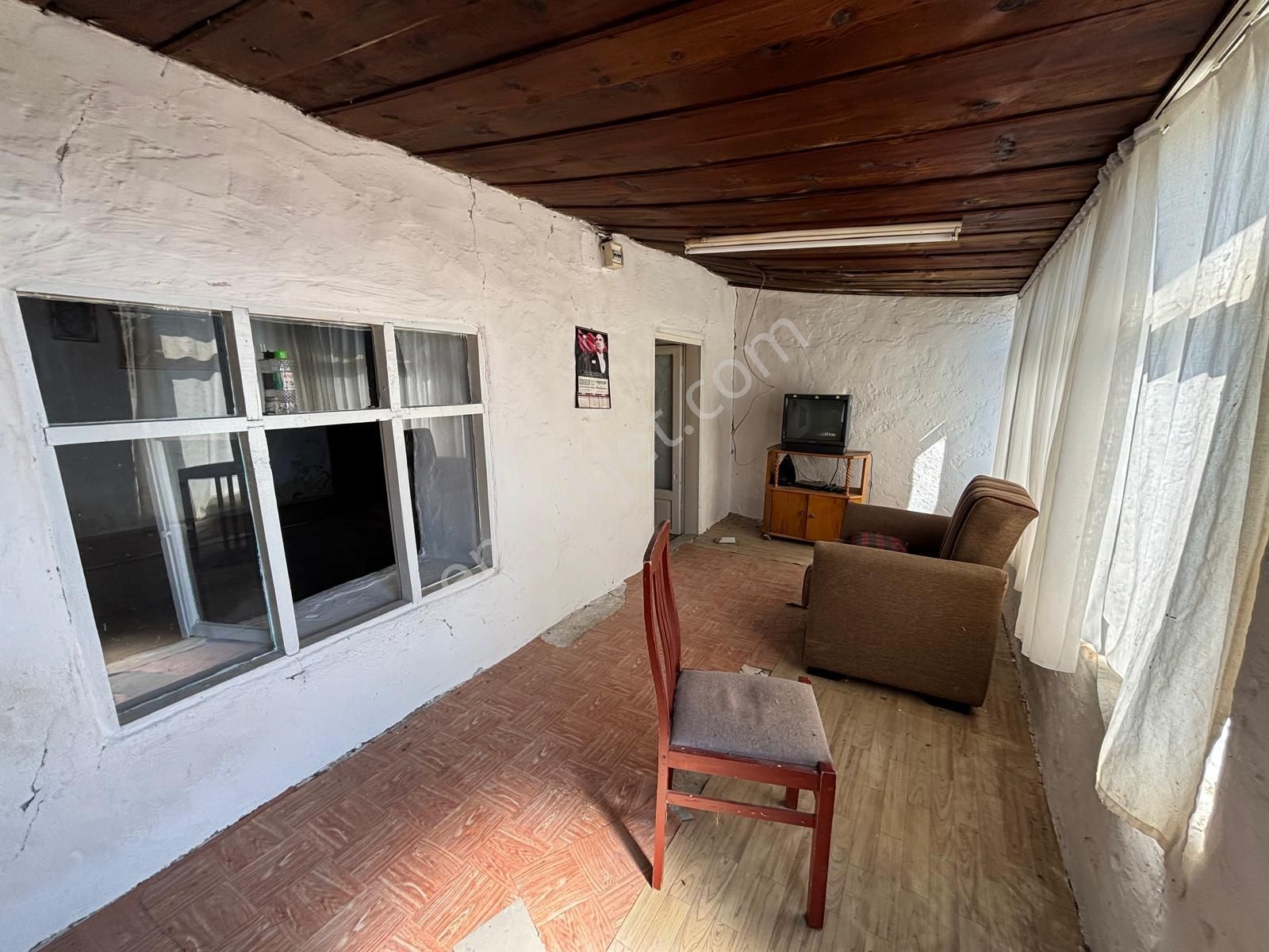 Yukarıkırıklar Mahallesi Merkeze Yakın Köy Evi - Görsel 3