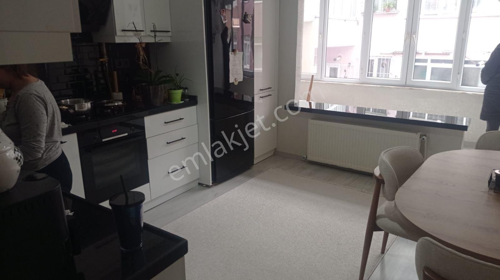 Esenler Fatih Satılık Daire Esenler Fatih Mah.de 1. Kat 120 M2 2+1 Masrafsız Satılık Daire