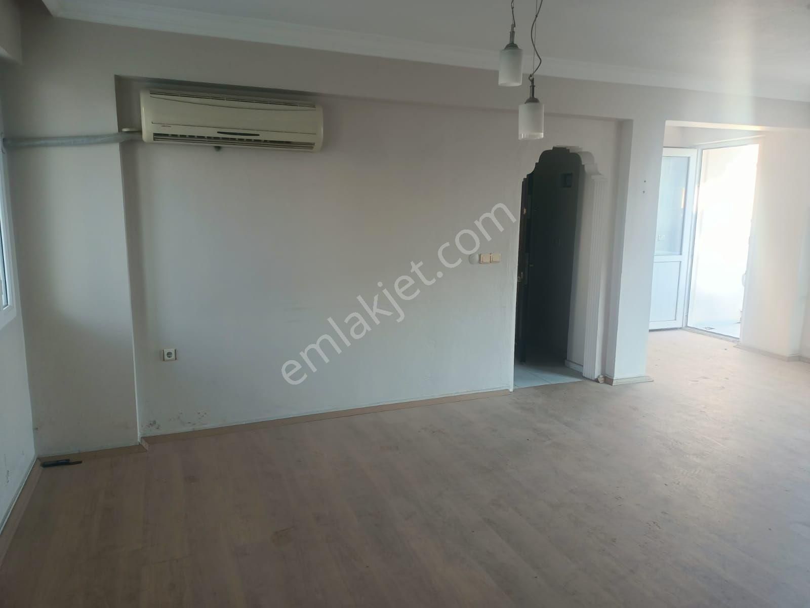 Kuşadası Camiatik Satılık Daire Satılık 2+1 Ebeveyn Banyolu Daire