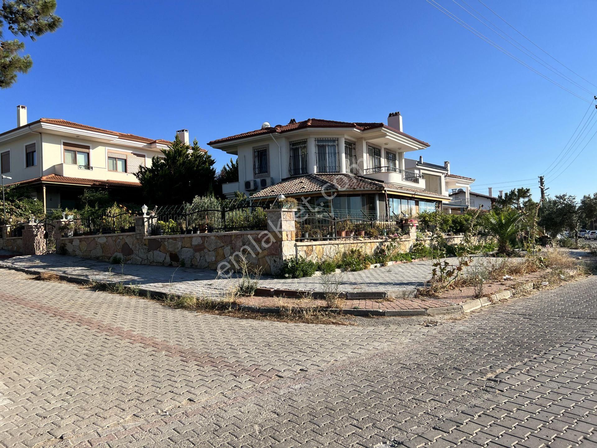 Ayvalık Sakarya Satılık Villa Balıkesir Ayvalık Ta Satılık Muhtesem Villa.denize Sıfır.