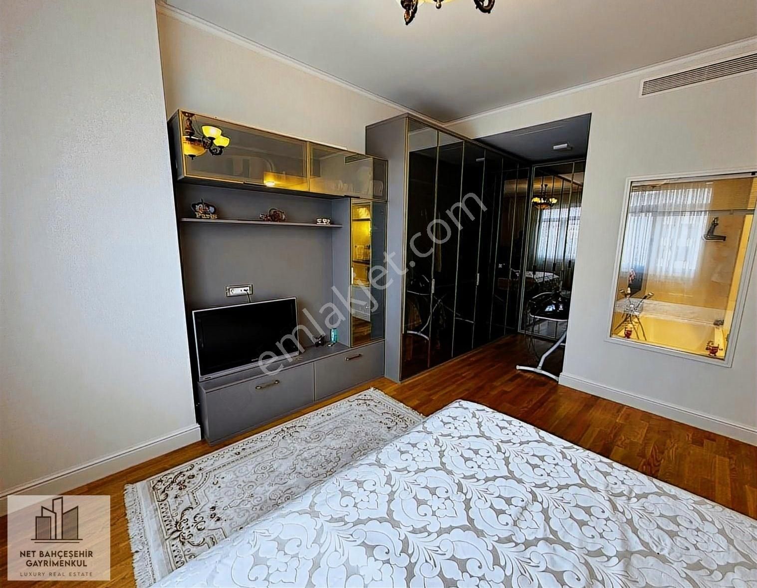 Üsküdar Ünalan Satılık Daire Emaar Squarede Acil Satılık 2+1 Daire & Boş