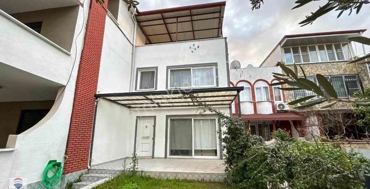 Edremit Güre Cumhuriyet Satılık Villa 📍 Güre'de Denıze 300 Metre Eşyalı Satılık 3+1 Dubleks Vılla! 🏡🌊