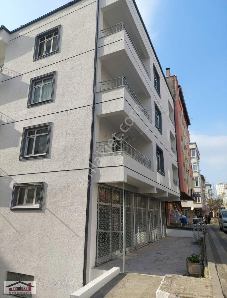 Kartal Cumhuriyet Marmaraya Yakın Kiralık Daire Remlaks'tan Cumhuriyet Mh. Ptt Karşısı İçi Yenilenmiş 3+1 Daire