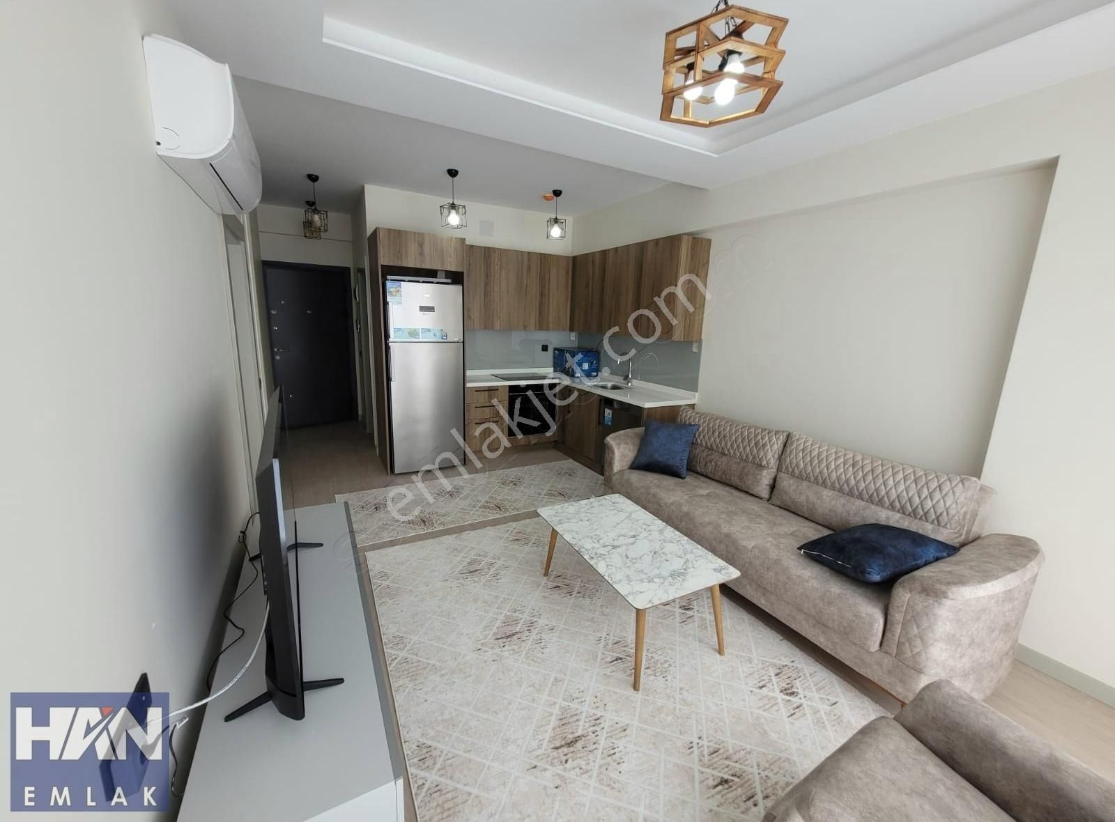 Erdemli Çeşmeli Kiralık Daire Han Emlak'tan Çeşmeli'de Prestijli Sitede Eşyalı 1+1 Kiralık