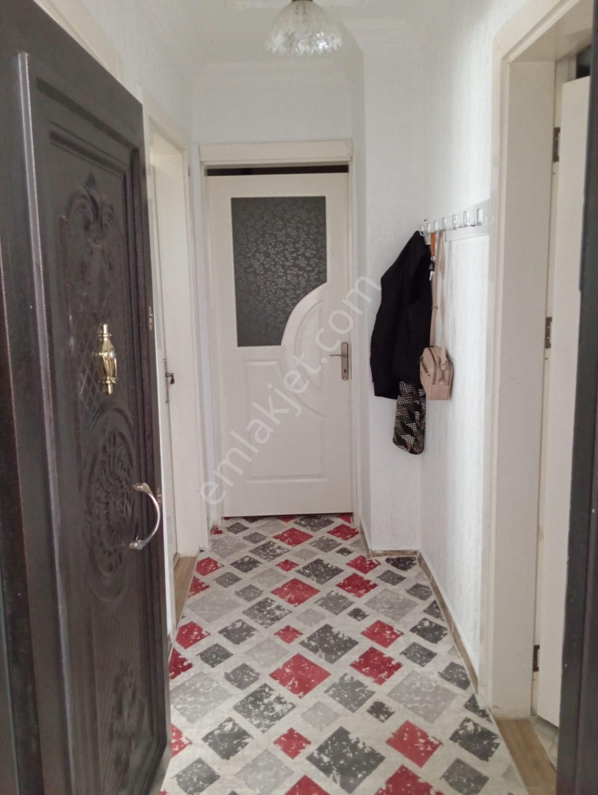 Güneş De 85m , Garajlı, 2 Katlı, Geniş 2 Şer Odalı Çok Temiz Ev - Görsel 9