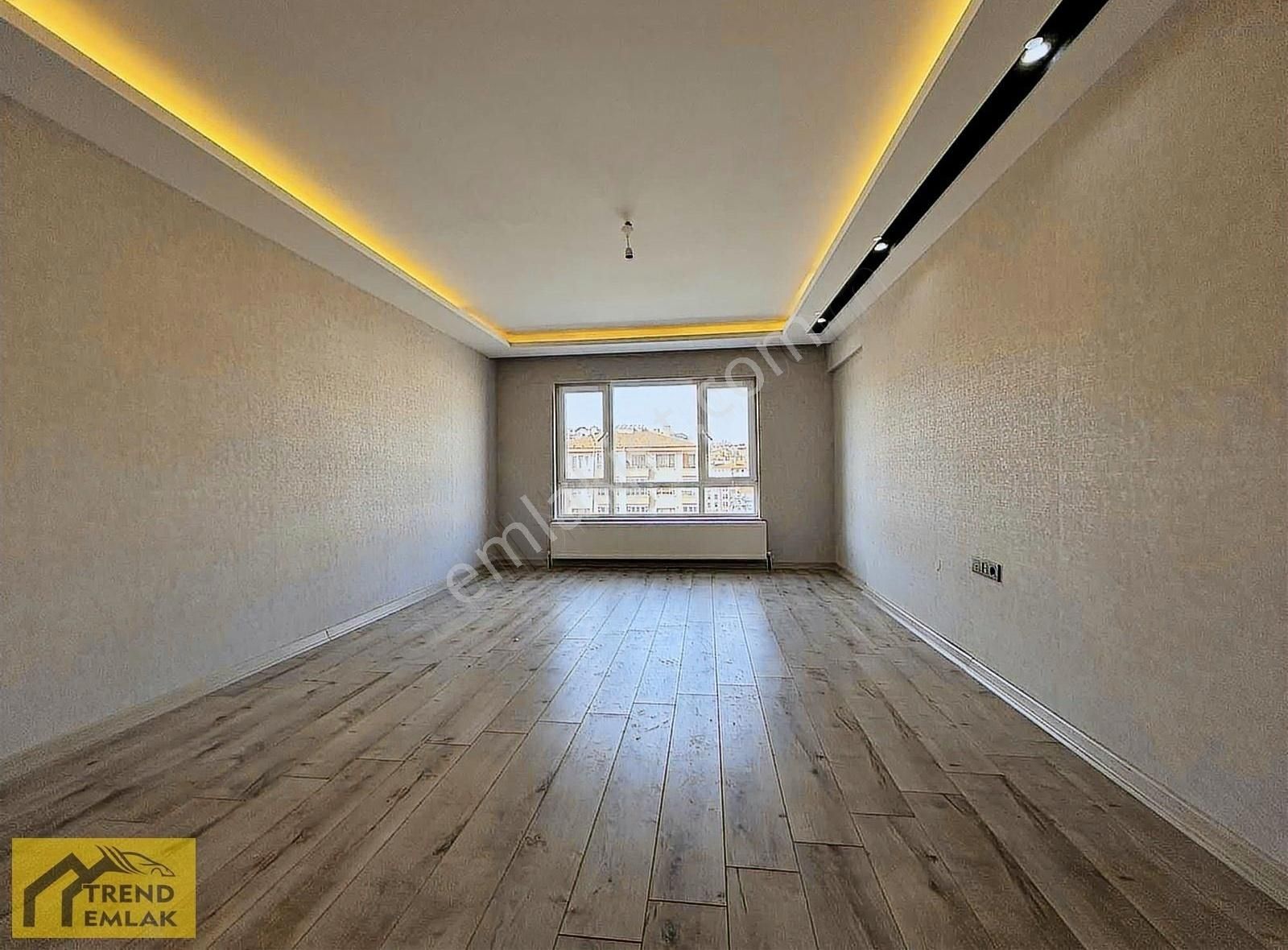 Trend Emlaktan Karapürçek Caddesi Üzeri Ön Cephe Sıfır 3+1 Daire