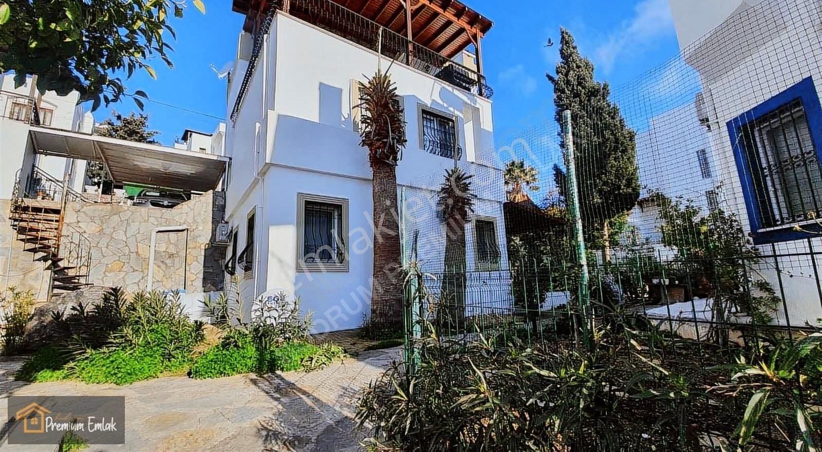 Bodrum Yokuşbaşı Satılık Daire Bodrum Yokuşbaşında 2+1 Eşyalı Bahçeli Balkonlu Daire