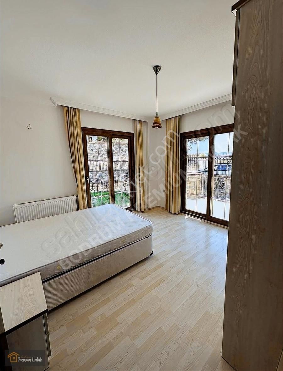 Bodrum Merkezde Kale Deniz Manzaralı 500 Mt2 Müstakil Köşe Villa - Görsel 5