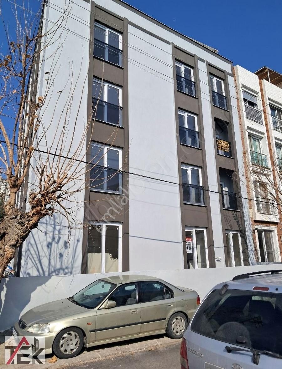 Bornova Kızılay Satılık Daire Bornova Merkeze Yürüme Mesafesinde Sıfır Bahçe Katı 2+1