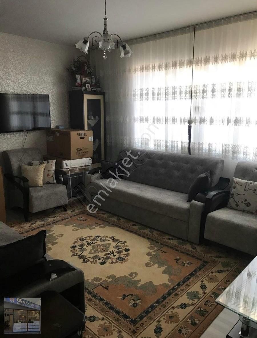 Turgutlu Altay Satılık Daire Altay Mah. 1.ara Kat 100 M² 2+1 D.gazlı 2.475.000 Tl