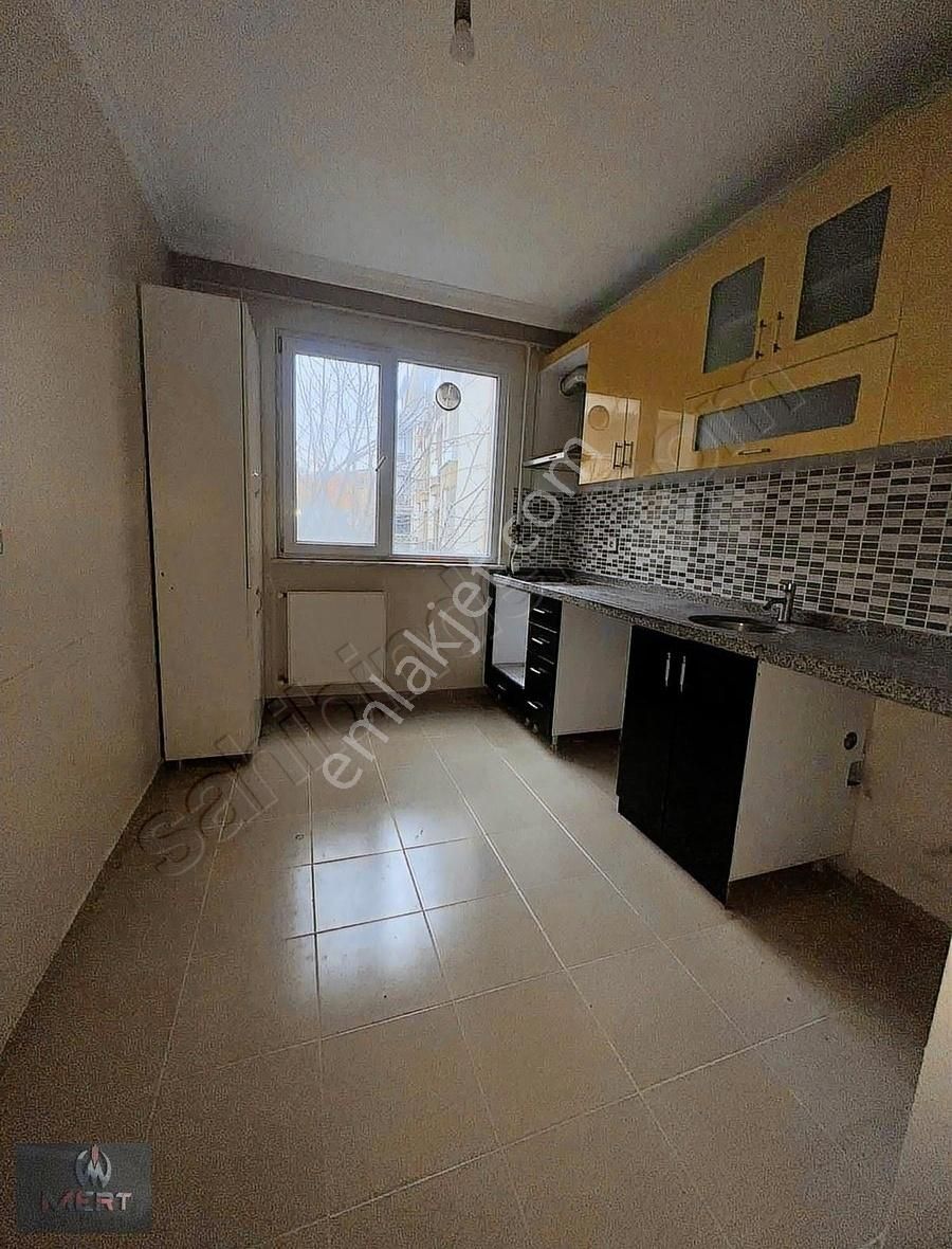 Sancaktepe İnönü Kiralık Daire Sancaktepe Metronun Yanında Merkezi Konumda Kiralık 1+1ara Kat