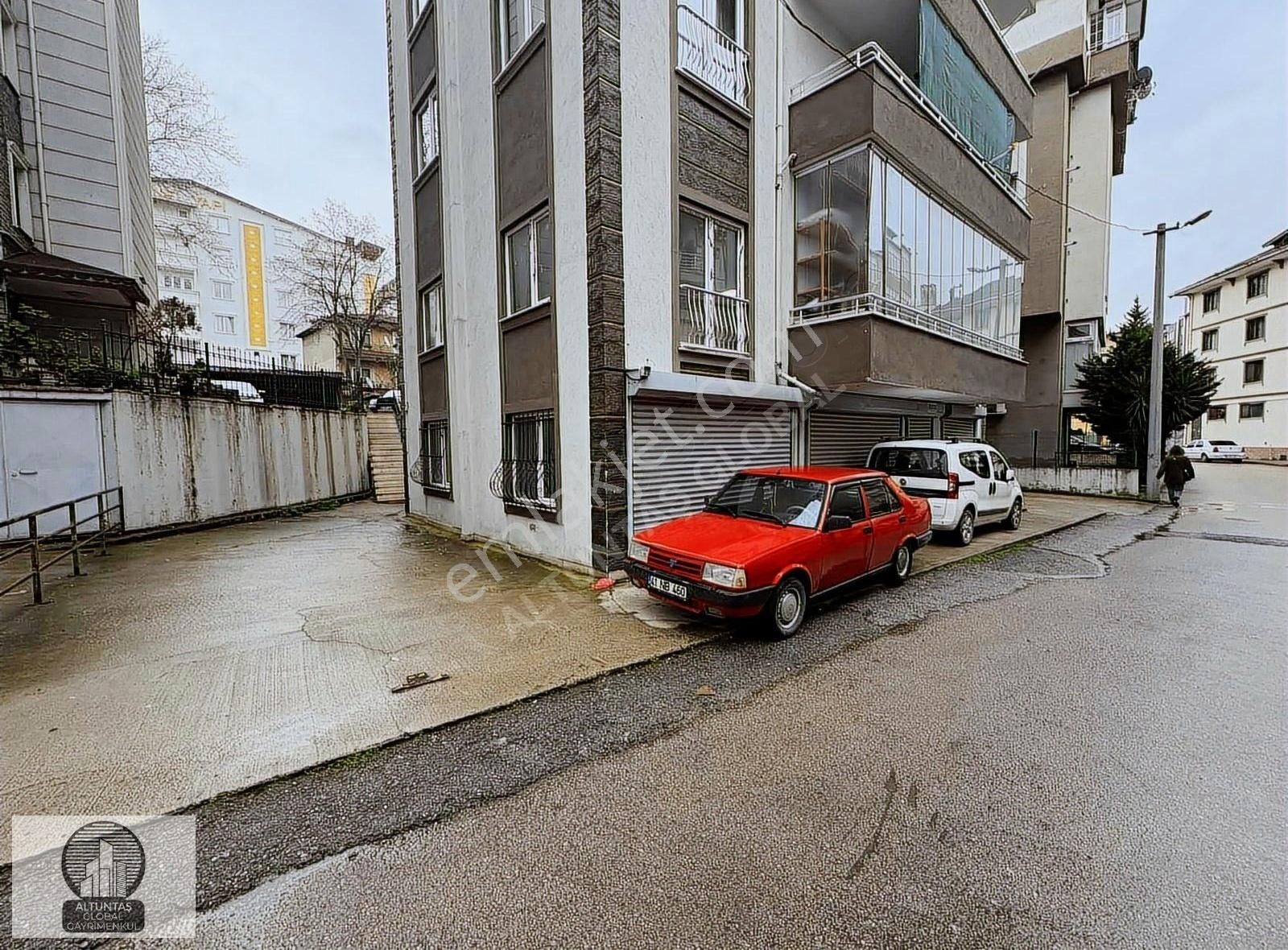 İzmit Kozluk Kiralık Dükkan & Mağaza İzmit Kocaeli Ordu Evinde 200 M2 Kepenkli Yapılı Kiralık Dükkan