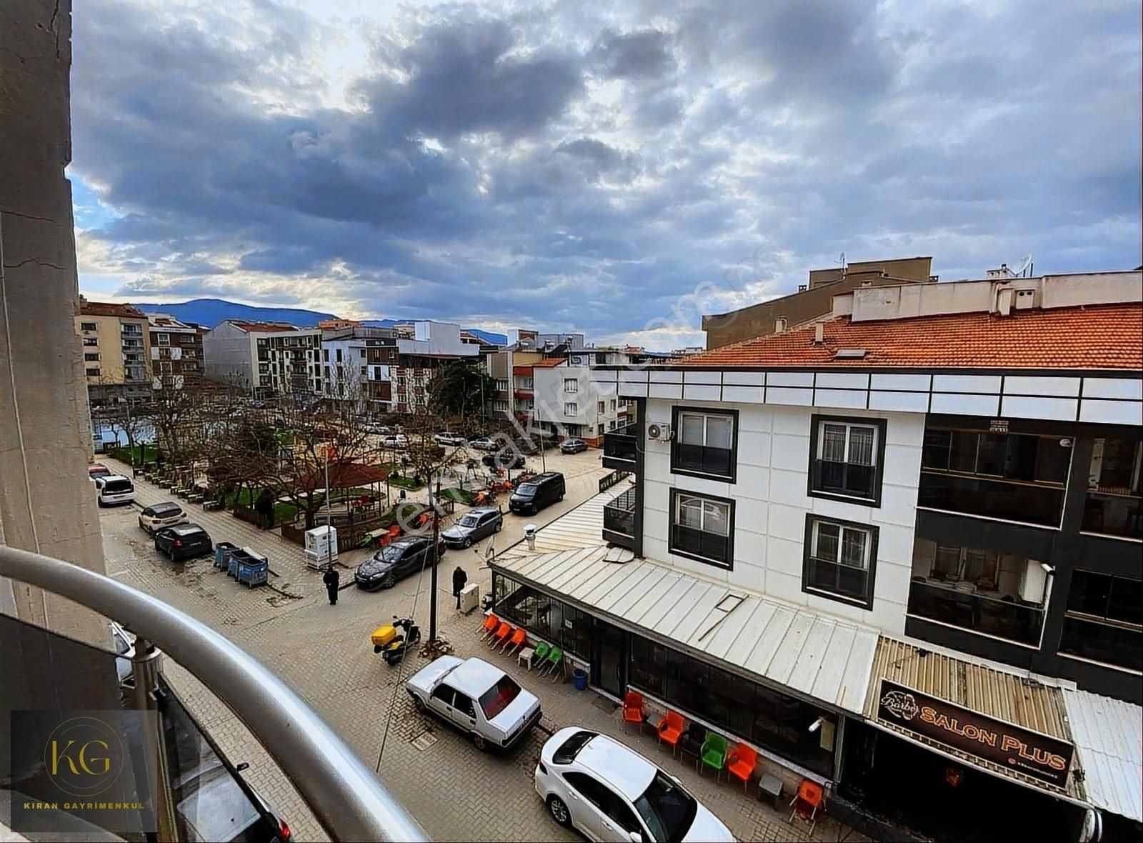 Manisa Yunusemre Muradiye De Satılık 3+1 Ara Kat Daire