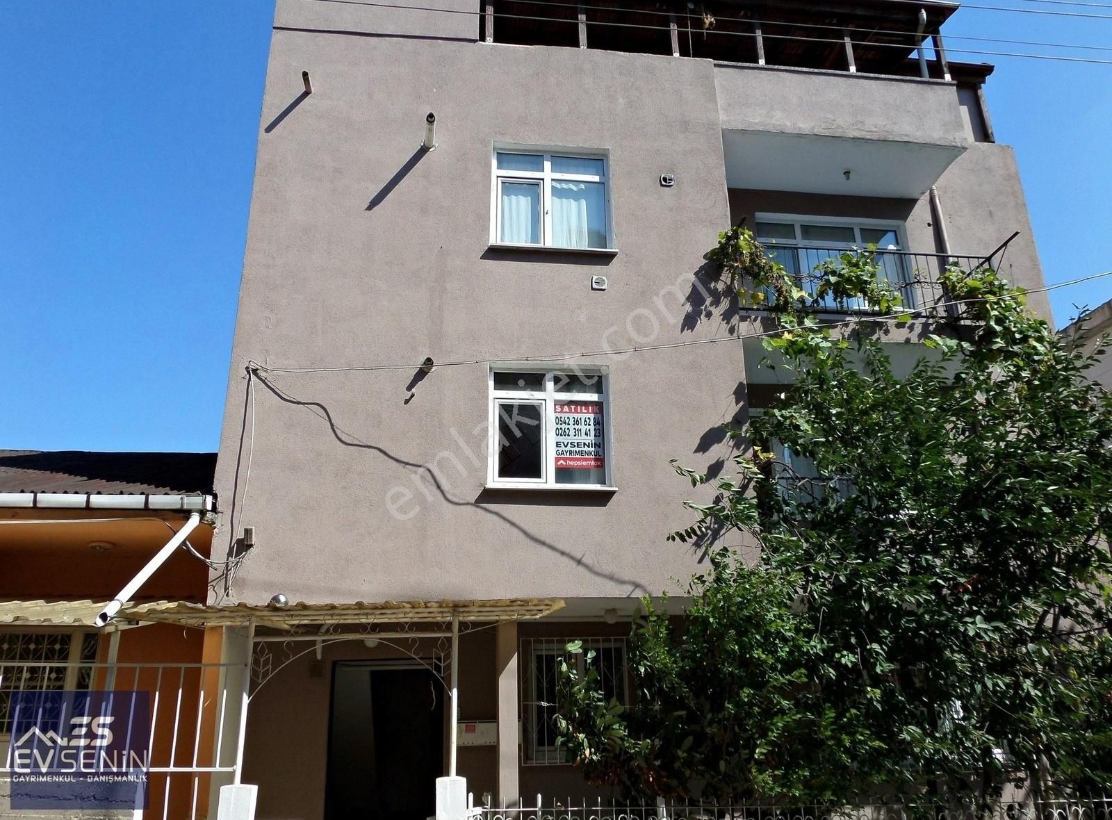 Körfez Esentepe Mh. Bahçeli,üç Daireli Çok Bakımlı Satılık Bina - Görsel 24