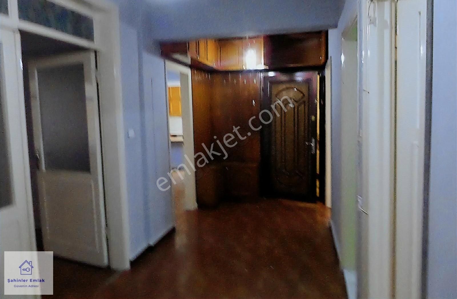 Bağcılar Yıldıztepe Kiralık Daire Bağcılar Yıldıztepe M 2+1 90m2 1.k.kombili Balkonlu 3 Katlı Bina