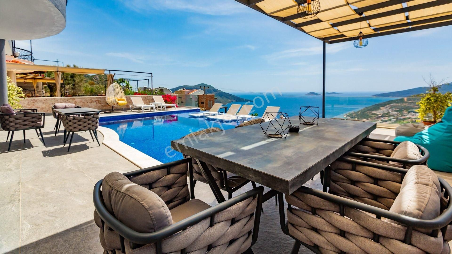 Kaş Kalkan Satılık Villa Kaş Kalkan'da Sonsuz Deniz Manzaralı İmarlı 3+1 Villa