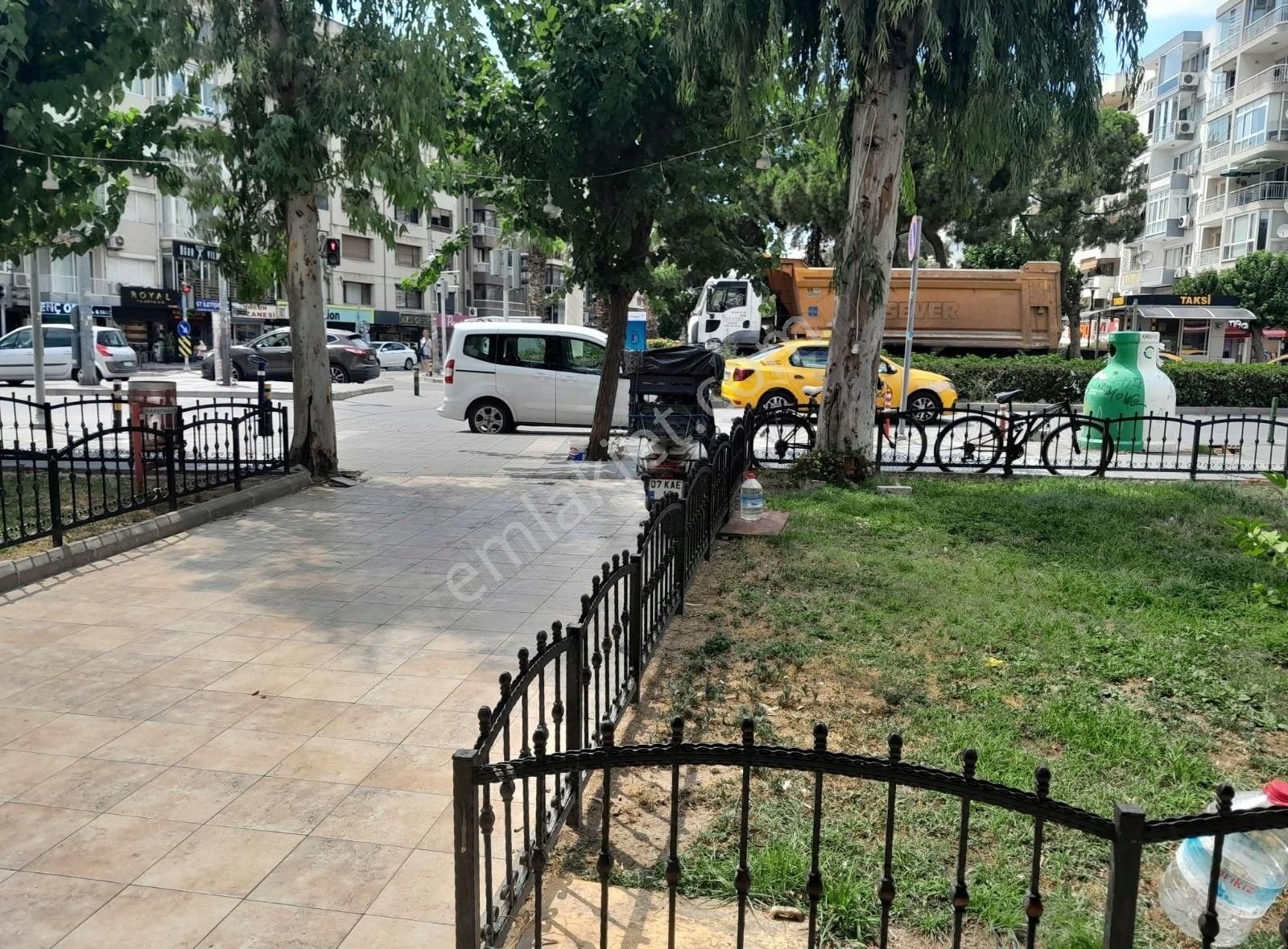 İzmir İn İncisi Bostanlı Merkezde Ķöşe Dükkan - Görsel 6