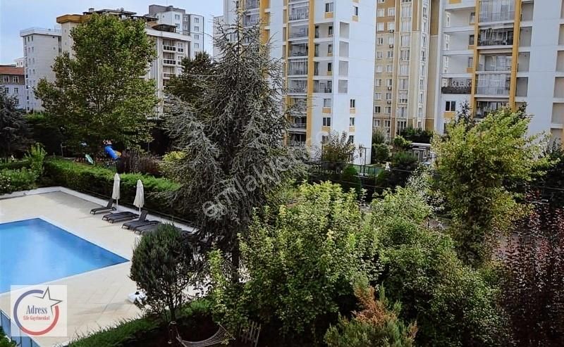 Ümraniye Mehmet Akif Satılık Daire Merit Life Bulvar Da Balkon + Teraslı Büyük M2 Daire