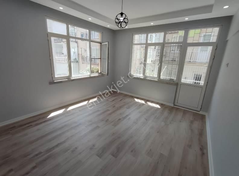 Gazi Mahallesinde Sahile Ve Gmk Bulvarına 3 Dakika Ara Kat İçi Full Yapılı Satılık 3+1 Daire - Görsel 5