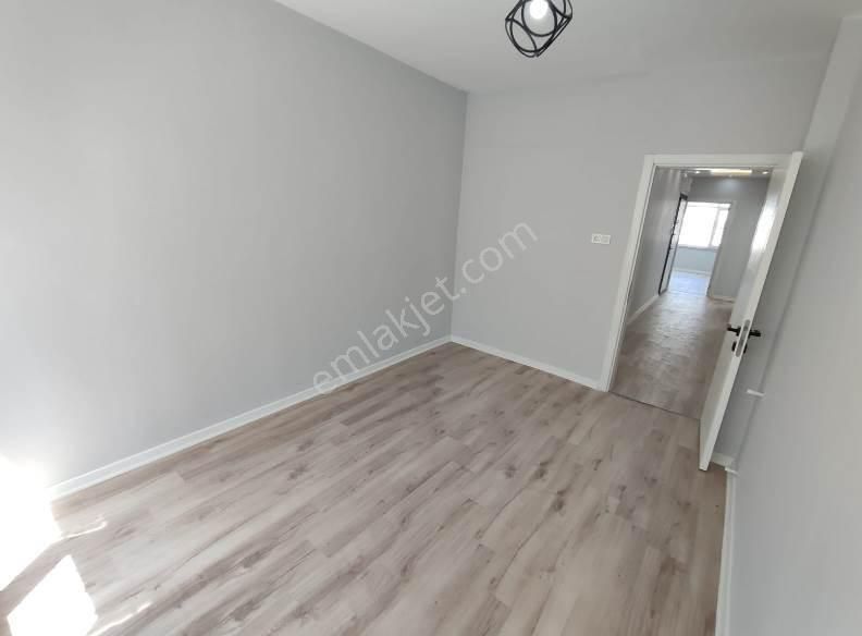 Gazi Mahallesinde Sahile Ve Gmk Bulvarına 3 Dakika Ara Kat İçi Full Yapılı Satılık 3+1 Daire - Görsel 12