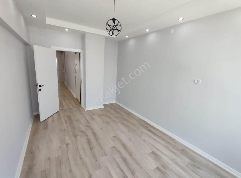 Gazi Mahallesinde Sahile Ve Gmk Bulvarına 3 Dakika Ara Kat İçi Full Yapılı Satılık 3+1 Daire - Görsel 14