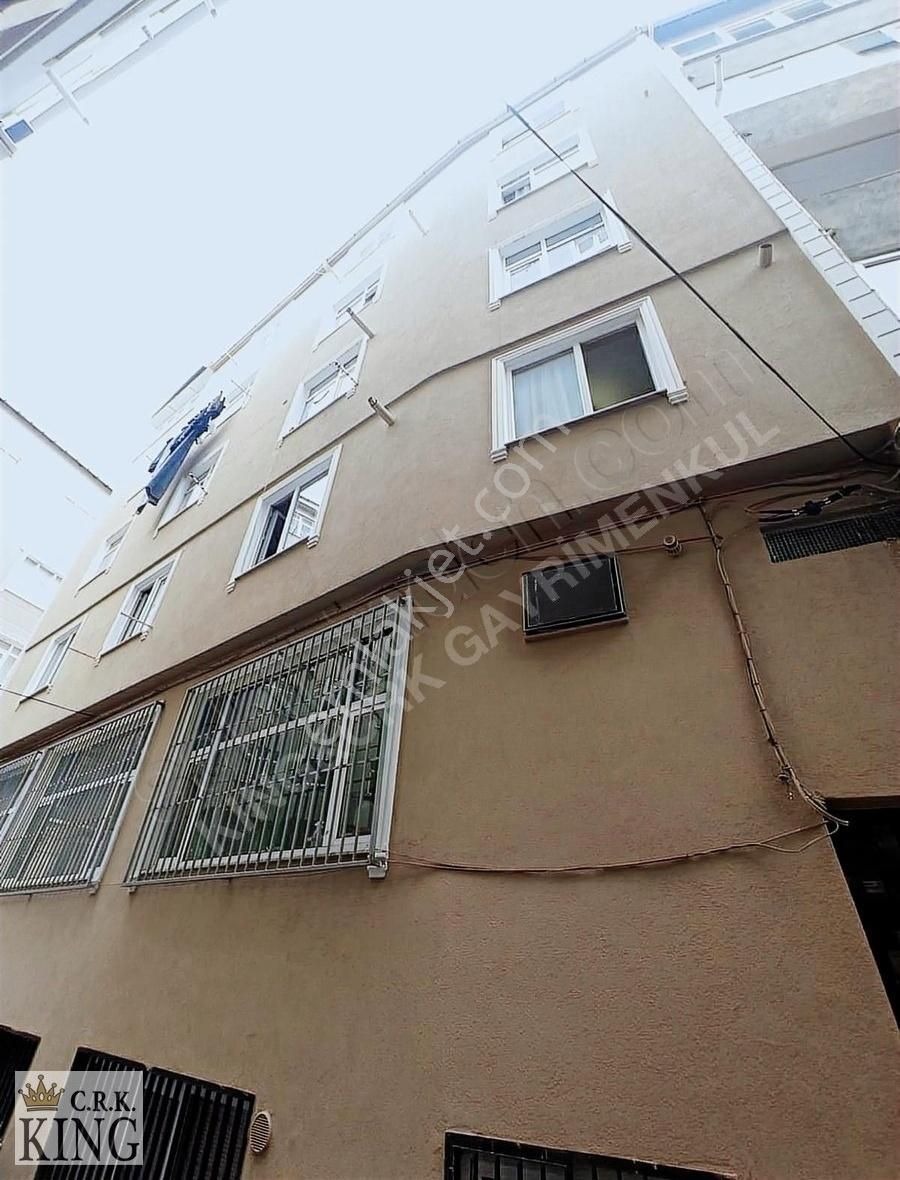 Şişli Mecidiyeköy Satılık Daire ..fırsat Daire..şişli Mecidiyeköy Cadde Yanı Köşe Bina 2+1 90