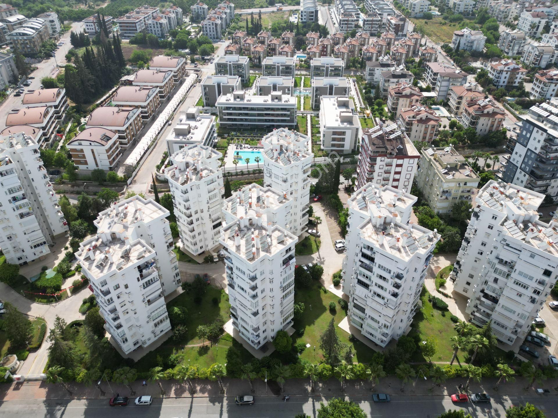 Konyaaltı Uncalı Satılık Daire Uncalı'da Denize Yakın Site İçi Ayrı Mutfak 3+1 Satılık Daire