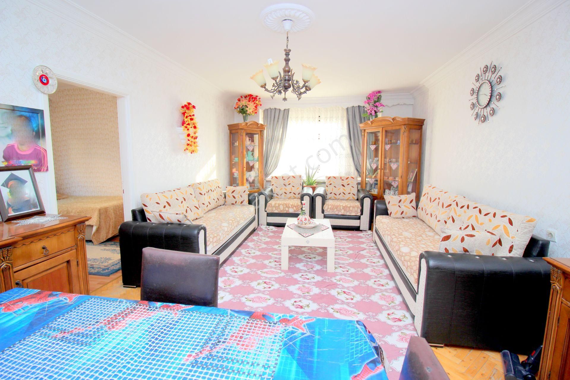 Emre Emlaktan Sincan Mareşalçakmakta 5+1 Satılık Teras - Görsel 2