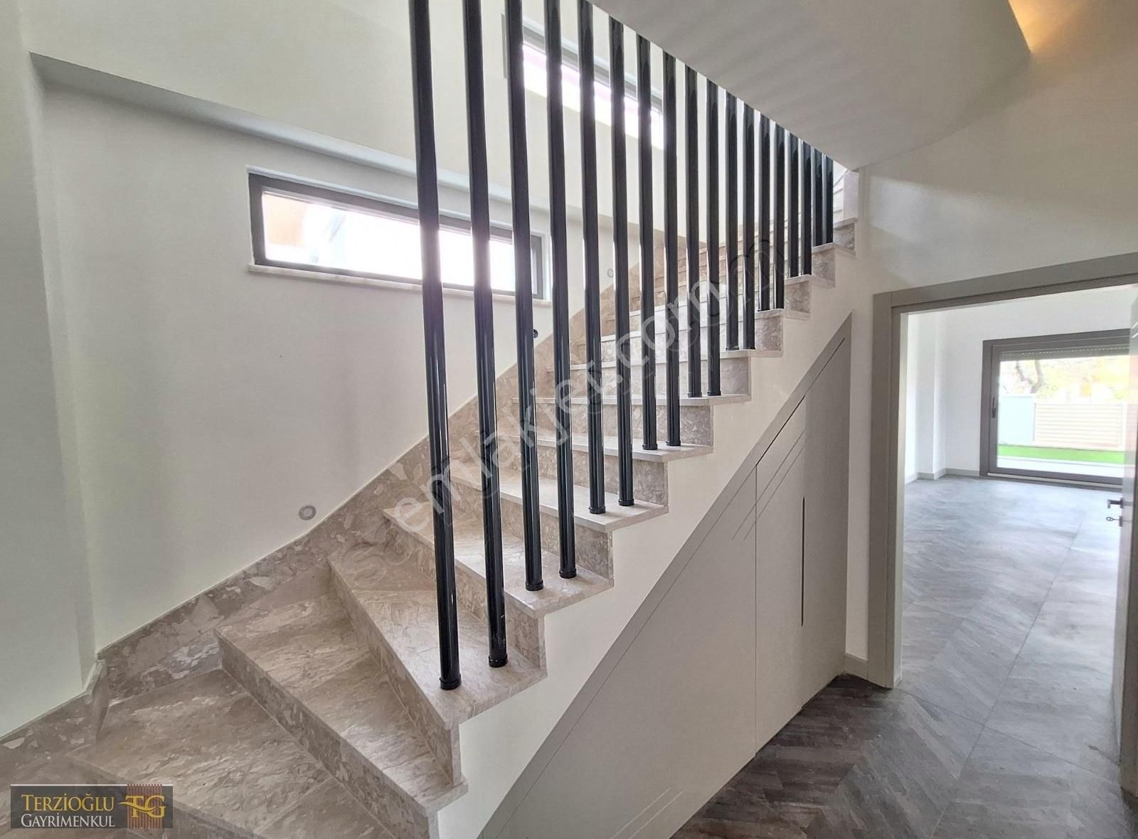 Terzioğlu'ndan Güre İskelede 300 M2 Arsa İçinde 4+1 Deluxe Villa - Görsel 2