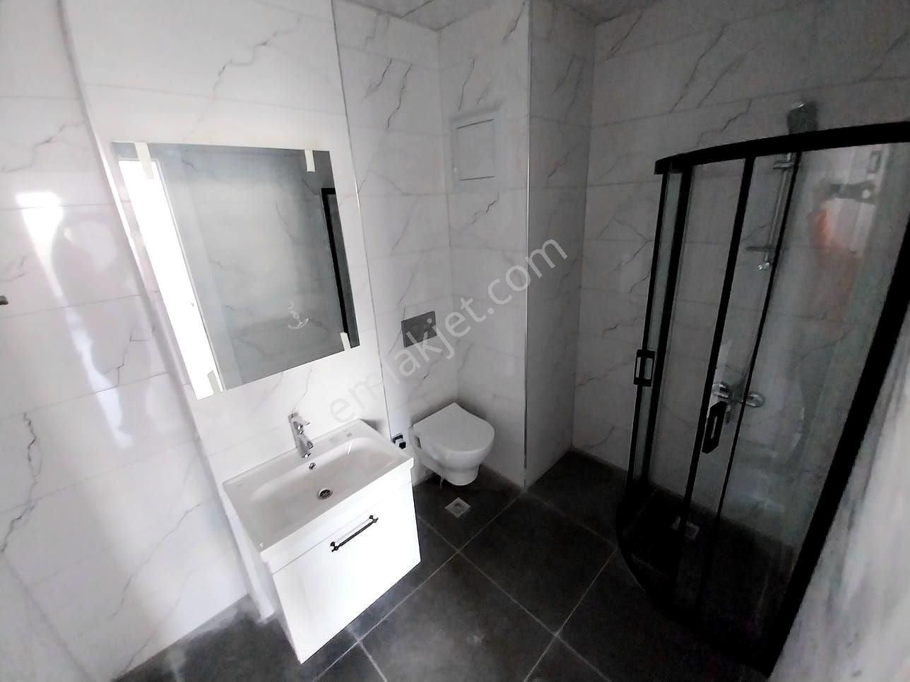 *yine Yüksel Kadıköyde Saunalı,spor Salonlu,kapalı Otoparklı 3+1