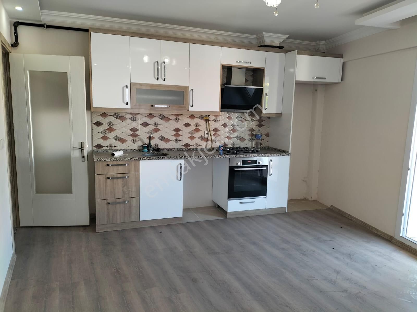 🏡muradiye Mahallesi 🏡 ✅2+1 M2 70 3 Katlının 2 Katı ❇️ Kombi Dogalgazlı
