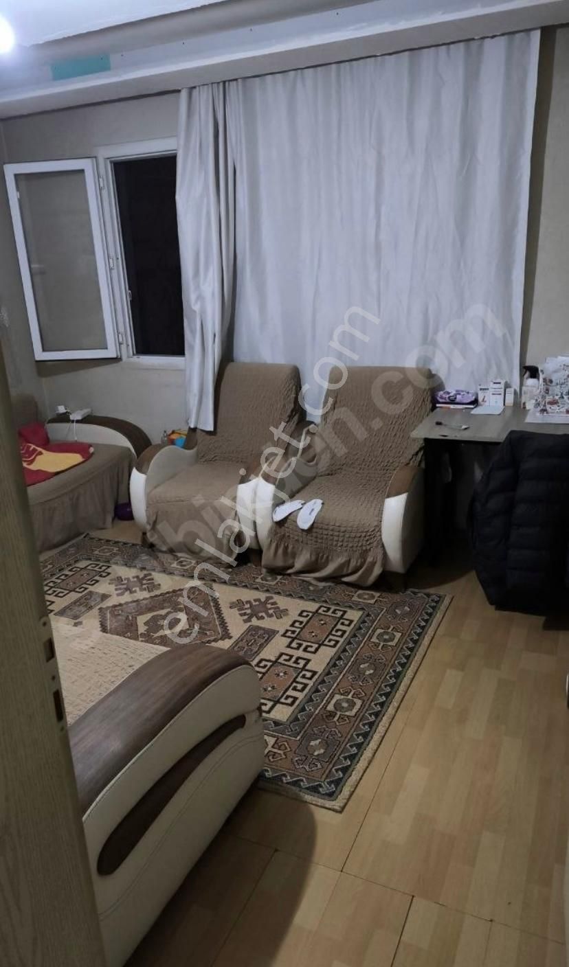 Konak Zeytinlik Satılık Daire Acill Konak Zeytinlik Mah.de Kemer İzban İstasyonu Yakını 2+1 80m2 Ayrı Mutfak Satılık Daire