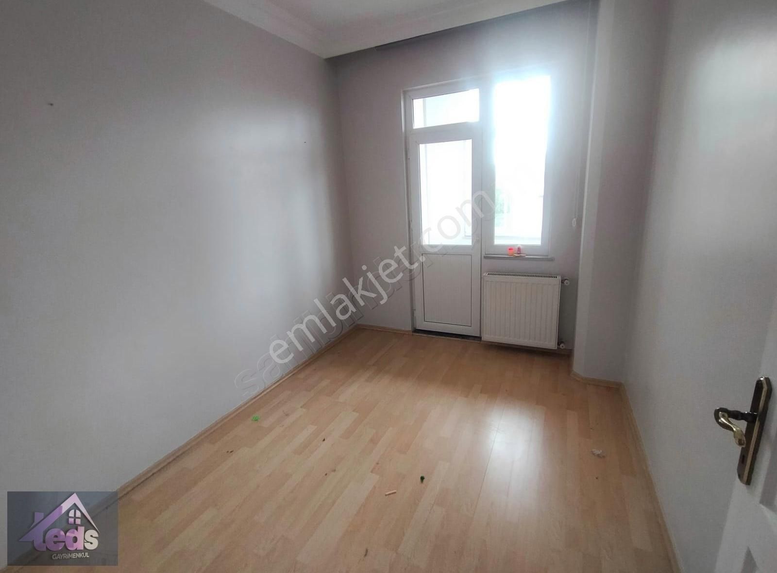 Gölcük Değirmendere Merkez Kiralık Daire Sahilde, Muhteşem Manzaralı, 5+1, 3 Banyolu Kiralık Çatı Dubleks