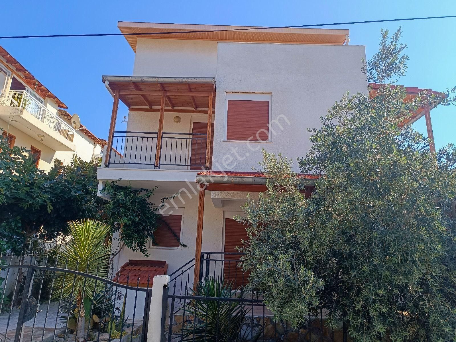 Menderes Çukuraltı Satılık Villa Gözütok Mimarlık'tan Denize 150 Mt 3+1 Villa