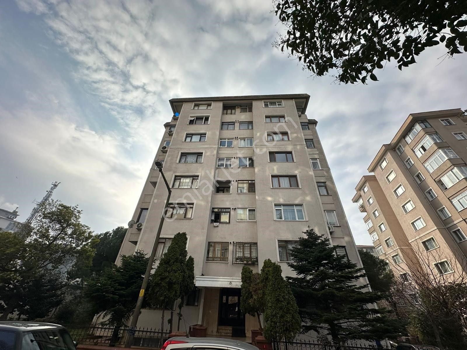 Kadıköy Kozyatağı Satılık Daire Kozyatağı'nda 125 M2 Satılık 3+1 Boş Daire