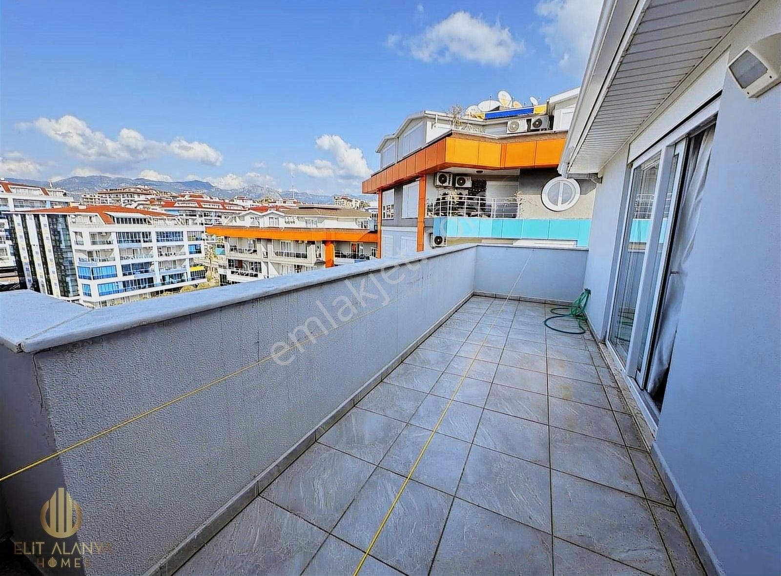 Alanya Kestel Satılık Daire Full Aktiviteli Site İçinde Deniz Ve Havuz Manzaralı Geniş 2+1