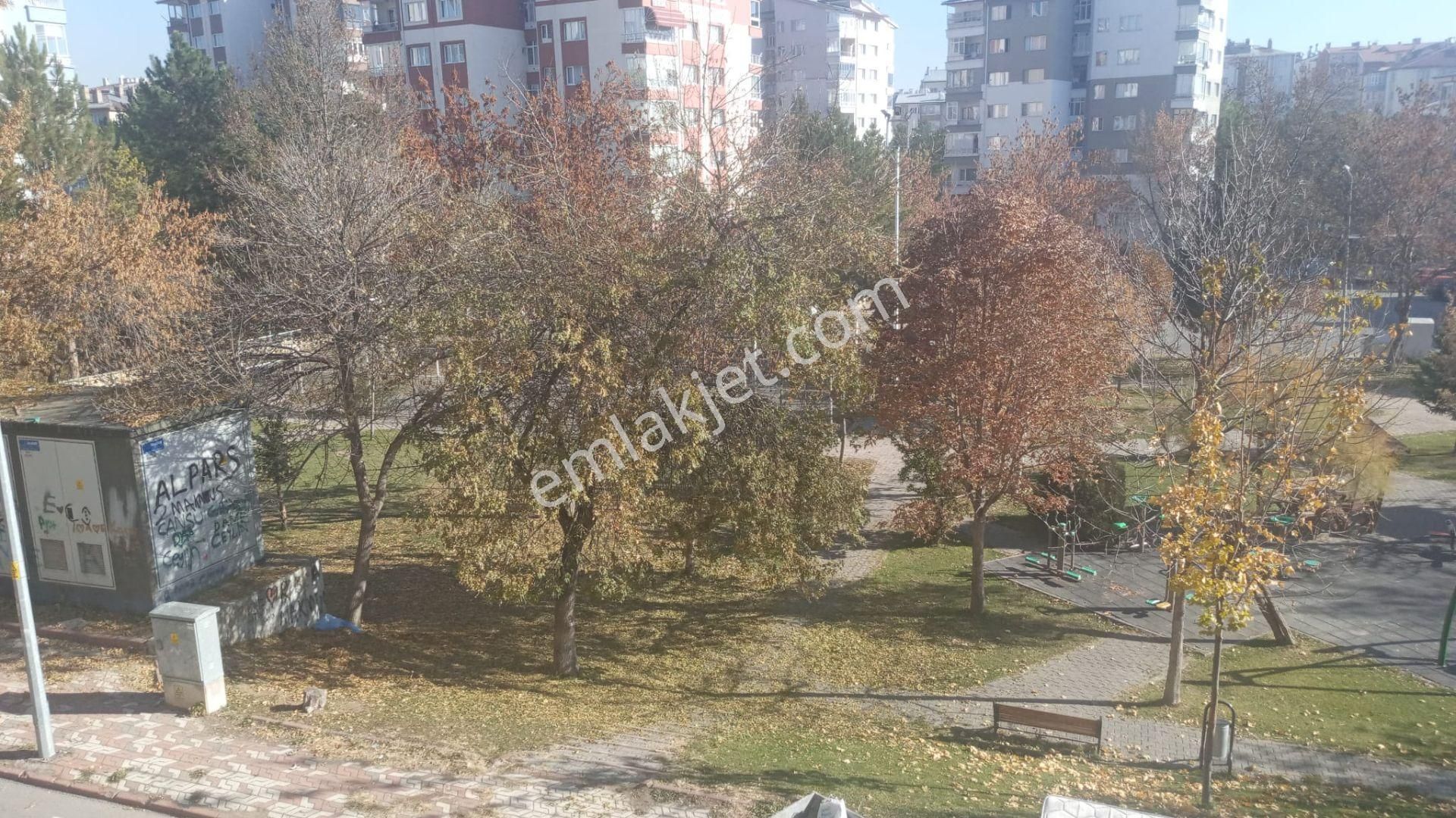 Sivas Merkez Altuntabak Kiralık Daire Damla Emlaktan Mimarsinan Mah.kiralık 3+1 Daire