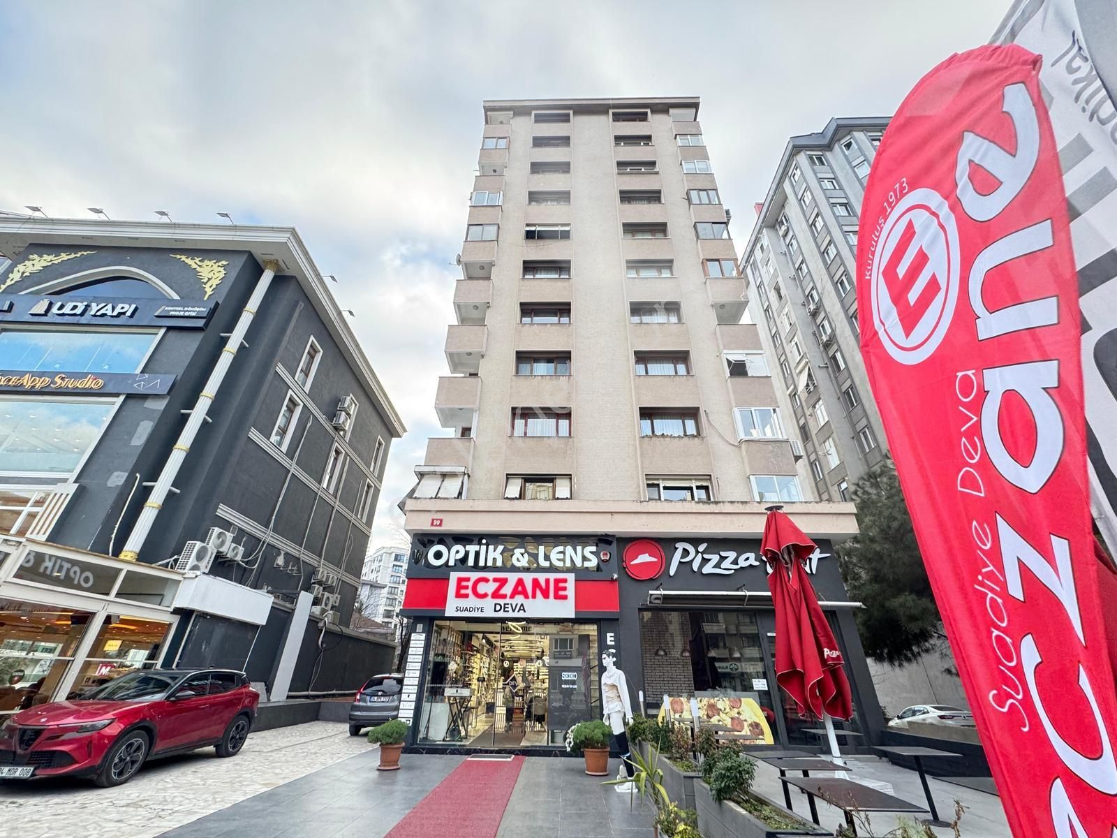 Kadıköy Suadiye Satılık Daire Suadiye Minibüs Caddesi Üzerinde 100m² Net Balkonlu 3+1 Satılık