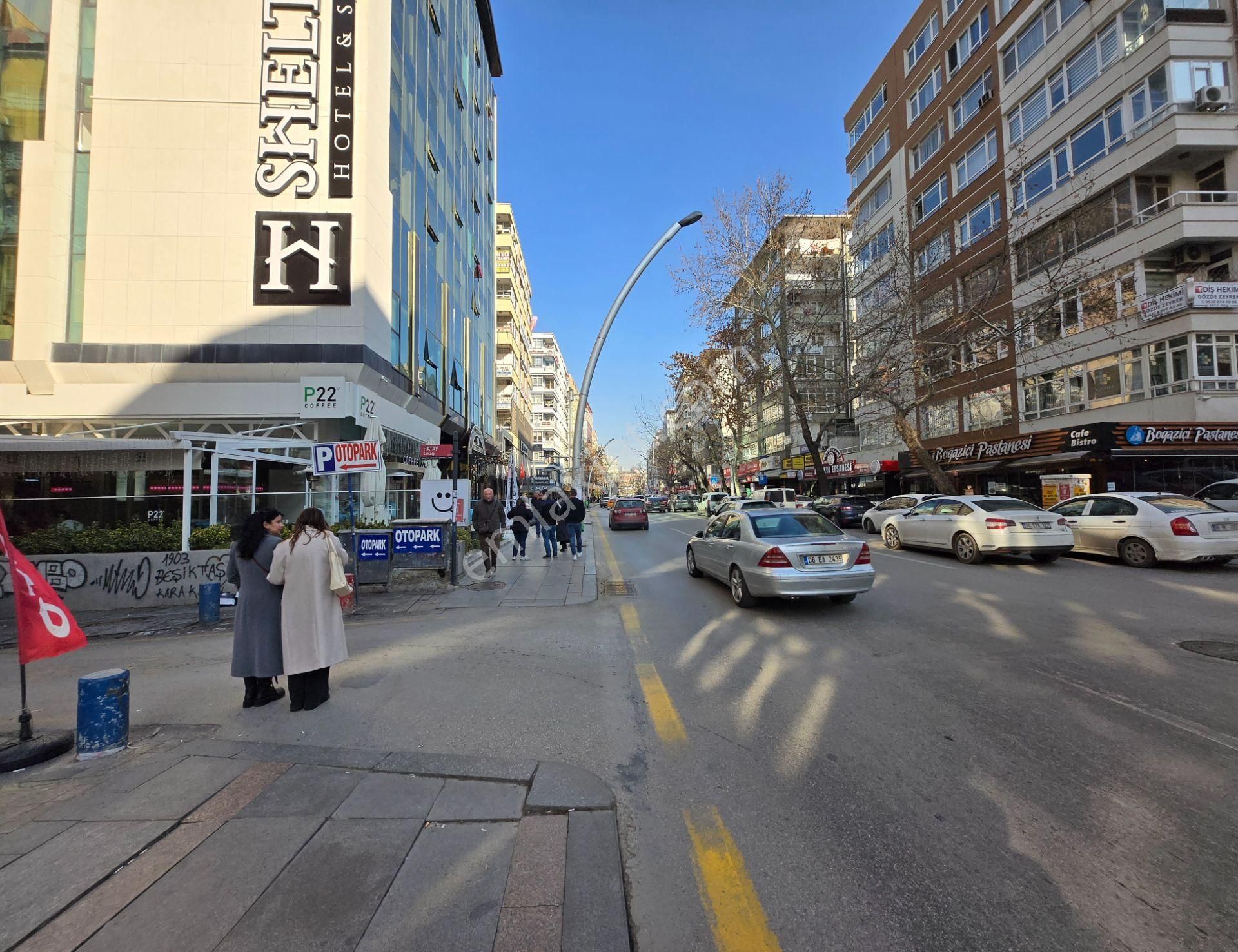 Meşrutiyet Caddesinde 36 M2 Satılık Köşe Mağaza - Görsel 22