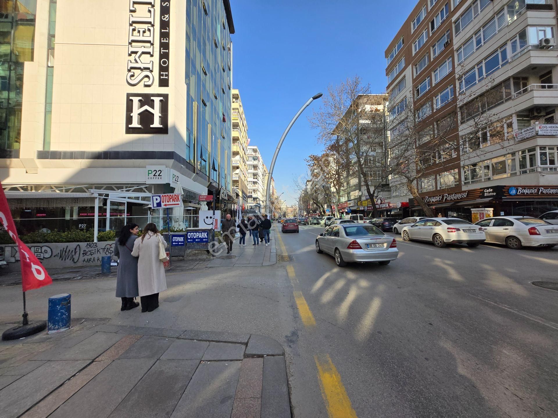 Meşrutiyet Caddesinde 36 M2 Satılık Köşe Mağaza - Görsel 23
