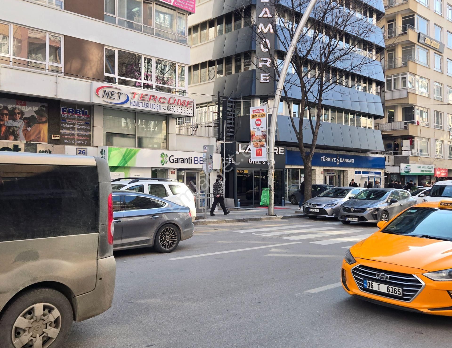 Meşrutiyet Caddesinde 36 M2 Satılık Köşe Mağaza - Görsel 24